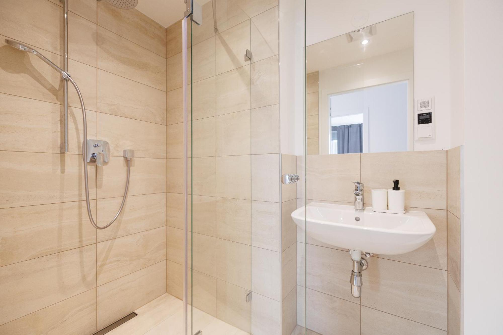 Symphony Apartments 42 - Modern Loft With Terrace And Grill In Central Location فيينا المظهر الخارجي الصورة