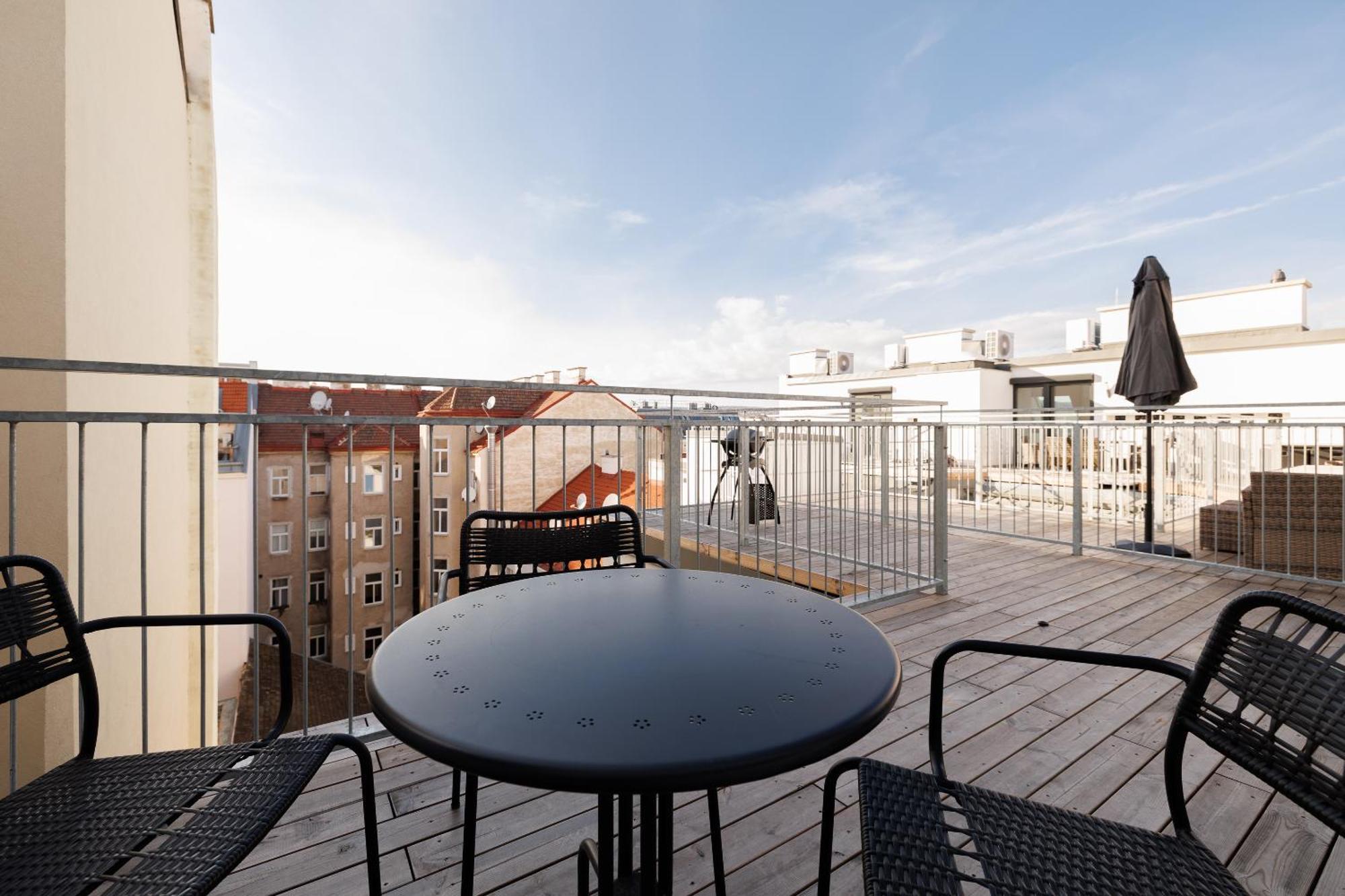 Symphony Apartments 42 - Modern Loft With Terrace And Grill In Central Location فيينا المظهر الخارجي الصورة