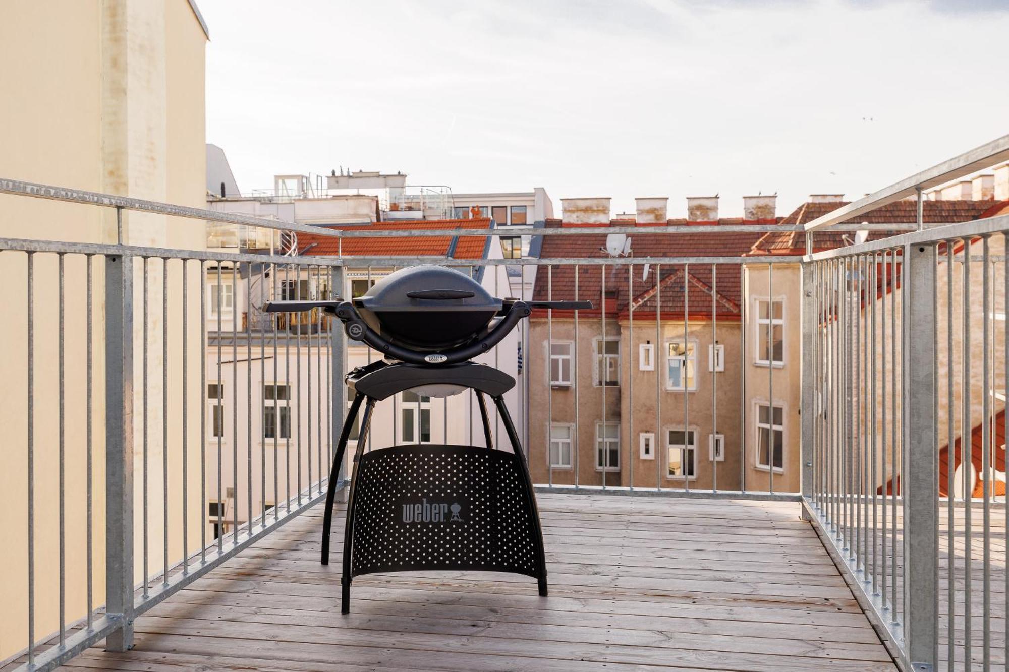 Symphony Apartments 42 - Modern Loft With Terrace And Grill In Central Location فيينا المظهر الخارجي الصورة